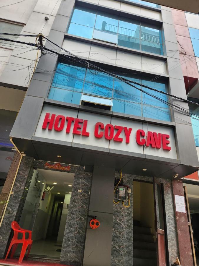 Hotel Cozy Cave Нью-Дели Экстерьер фото