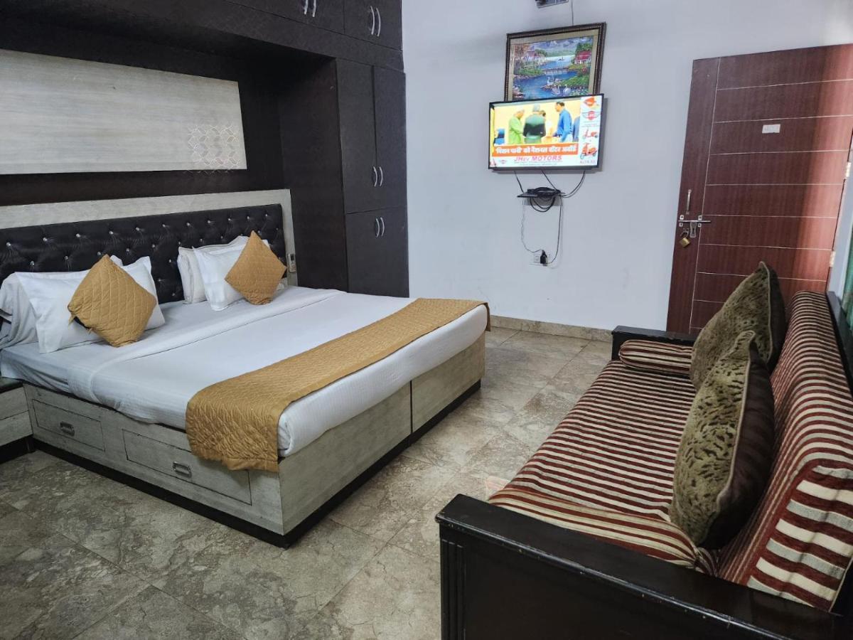 Hotel Cozy Cave Нью-Дели Экстерьер фото